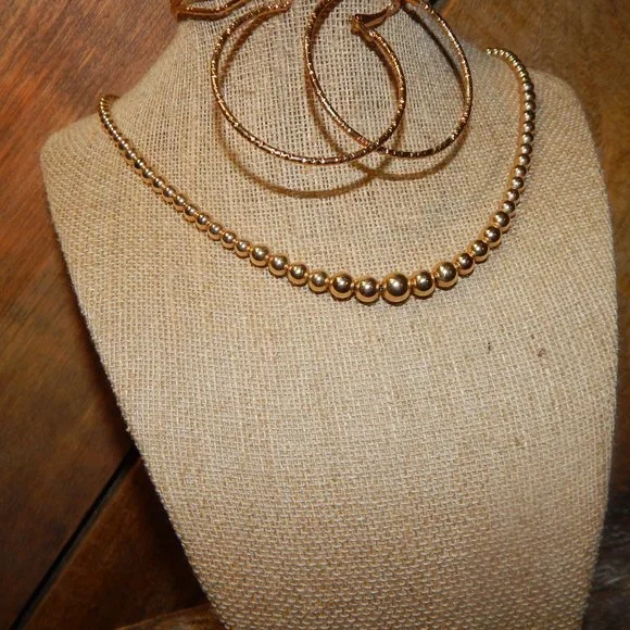 Vintage Classic Graduating Plastic Gold Bead Necklace  w/Wavy Bangles & … - Picture 3 of 6